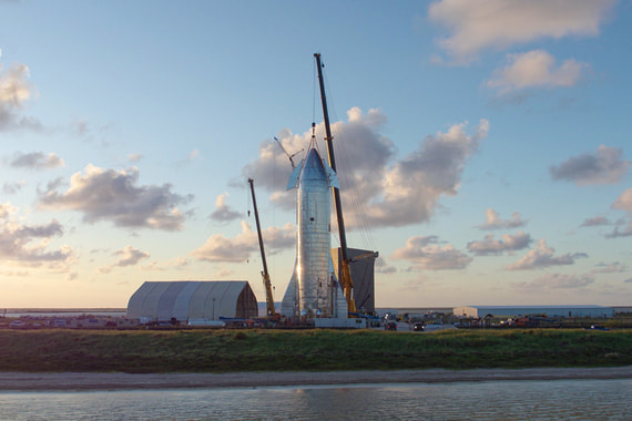 Илон Маск представил прототип ракеты для полетов на Марс