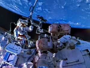 Первый в этом году выход в открытый космос на китайской космической станции Тяньгун