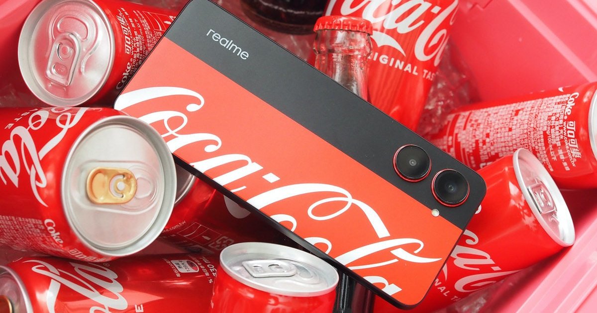 Представлен «Кока-Колафон» от realme с котом в комплекте (цена)