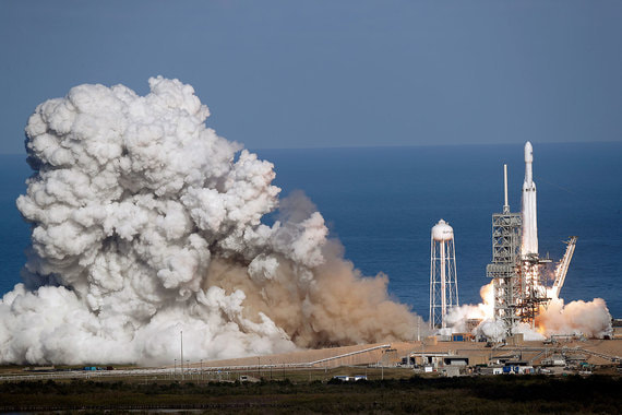 SpaceX запустила самую мощную ракету в мире