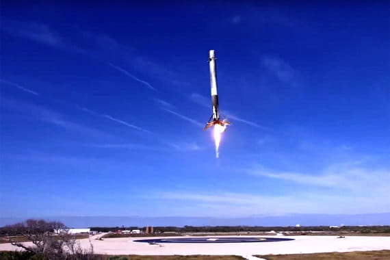 SpaceX успешно осуществила спуск первой ступени Falcon 9