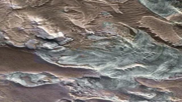 Новый экваториальный ледник на Марсе подтверждает, что люди там могут выжить