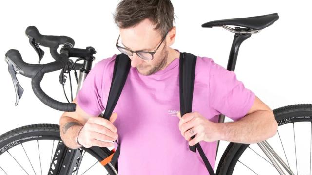 Понеси велосипед на спине: Restrap представила необычный рюкзак