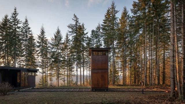 Посмотрите на единственный в мире офис на рельсах (фото)