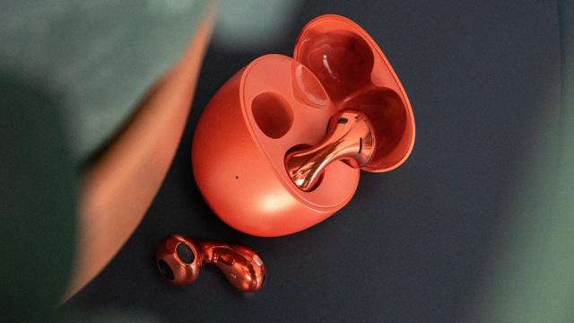 Huawei FreeBuds 5: стильный аксессуар с необычным дизайном