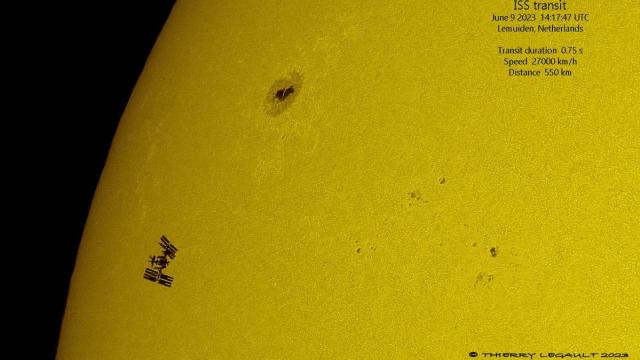 Как выглядит МКС на фоне Солнца: удивительные кадры