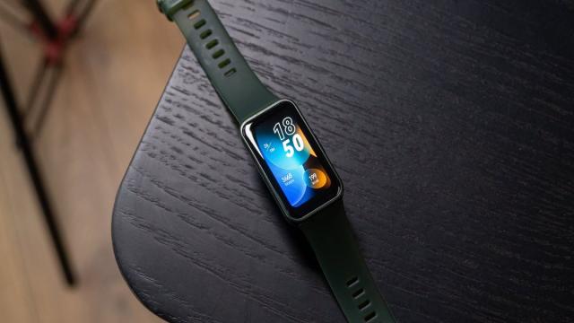 Обзор фитнес-браслета Huawei Band 8: легче, тоньше, умнее