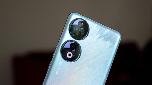 В России начались продажи Honor 90