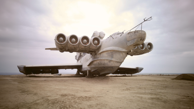 Прижимаясь к волнам: зачем в СССР создали гибрид корабля и самолета с ракетами