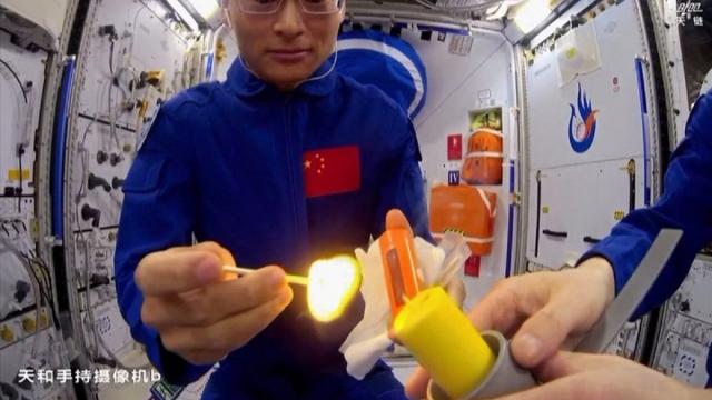 Китайцы провели в космосе «невозможный» эксперимент с огнем (видео)