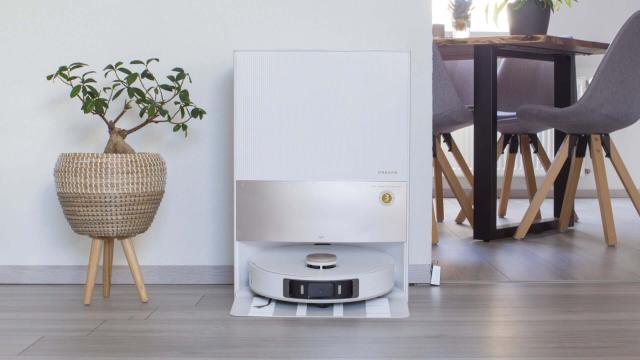 Два лучших робота-пылесоса за свои деньги. Один из них есть у меня, хочу купить и второй