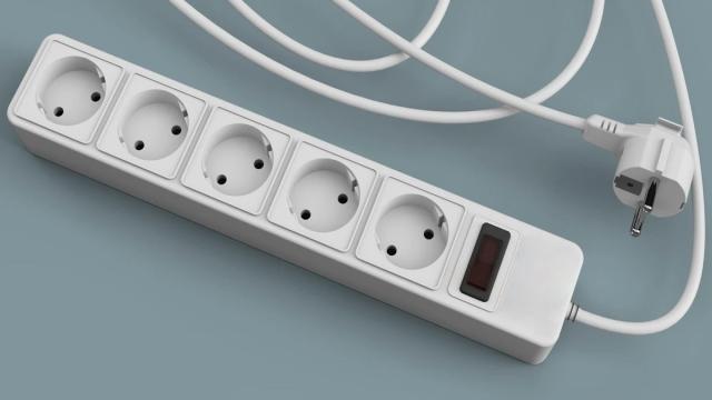 Какую технику нельзя подключать к удлинителям (список)