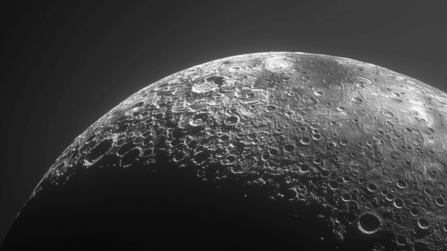 Самый маленький спутник Сатурна Мимас. Что известно о нем сейчас?