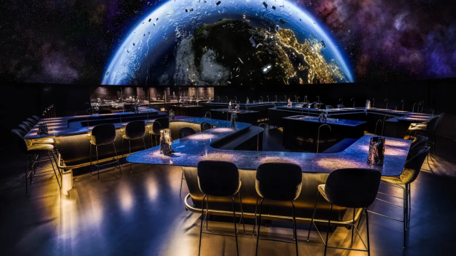 Цифра дня: раскрыта цена самого дорогого ужина в космосе