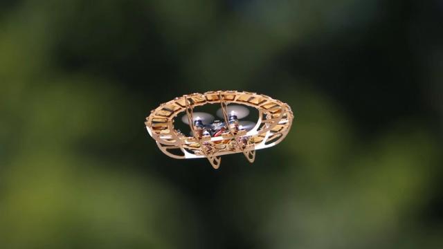 Создан мини-дрон с солнечными батареями