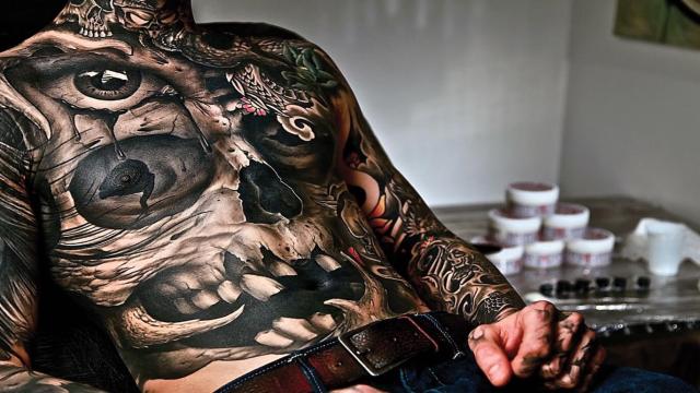 Почему людям не стоит делать татуировки — названа новая причина