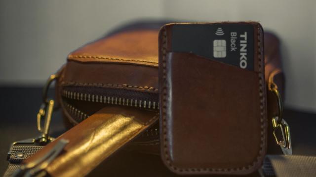 Эксклюзив: как выглядит карта Т-Банка в новом дизайне. Живые фото