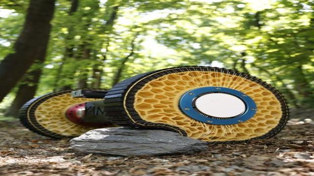 Умные колеса имитируют капли воды, чтобы преодолеть препятствия