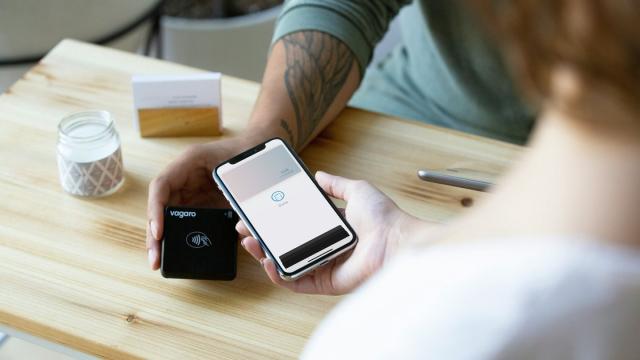 В России запустят бесконтактную оплату на iPhone вместо Apple Pay
