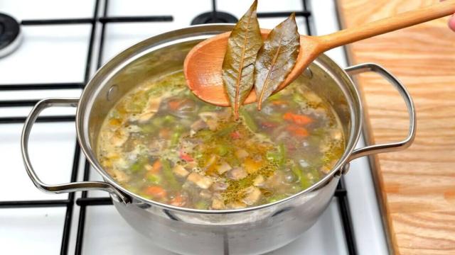 Действительно ли лавровый лист придает определенный вкус пище или это обман?