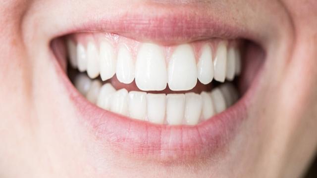 Почему наши зубы прямоугольной формы, а не треугольной?