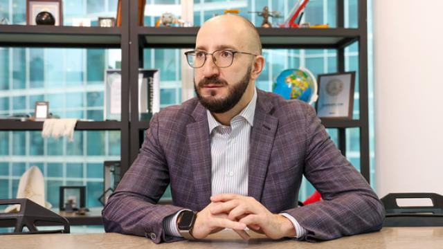 Евгений Борисов: «Что мертво – умереть не может»