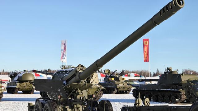 Новейший российский артиллерийский комплекс поступает в войска: о чем речь