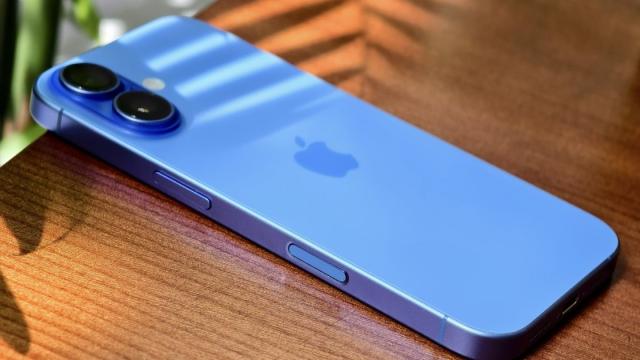 Стоимость iPhone 16 Plus в России опустилась на 12%