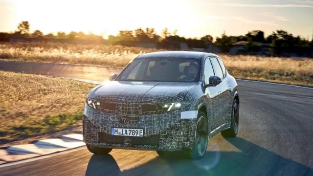 BMW научились сами включать поворотники