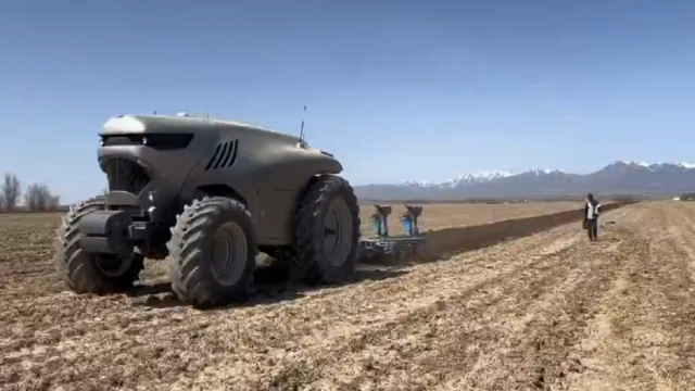 В Китае выпустили полностью автономный ИИ-трактор Honghu T70