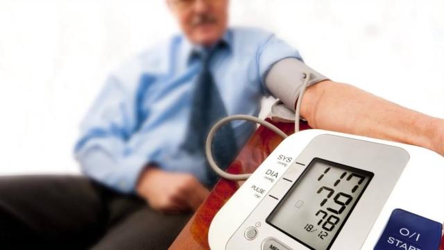 Как высокое давление разрушает организм: 14 последствий, которые нельзя игнорировать