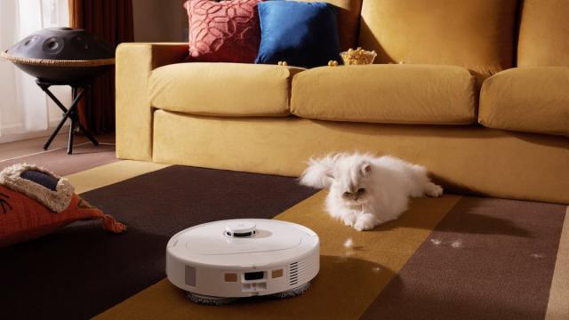 Roborock Qrevo C и Qrevo L представили в России: роботы-пылесосы с многофункциональной док-станцией