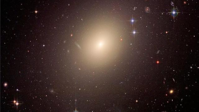 «Джеймс Уэбб» прислал новые данные о нестандартной массивной галактике