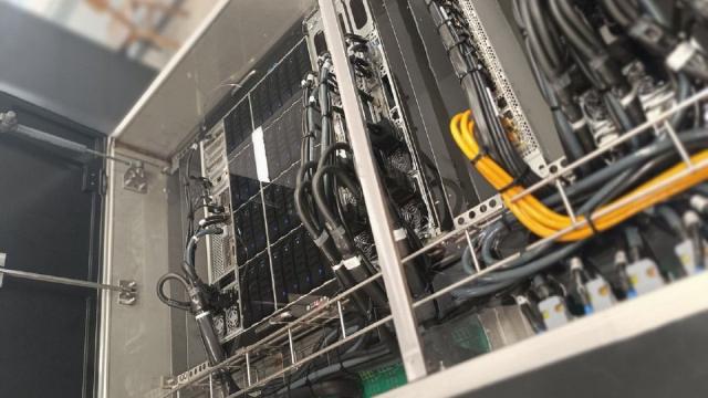 «Ростех» запустил производство уникального оборудования для нейросетей