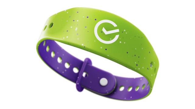 Сбер первый в России начинает выпускать детские платежные браслеты