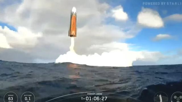 SpaceX устроила шоу: десятый полет Starship завершился взрывом в океане