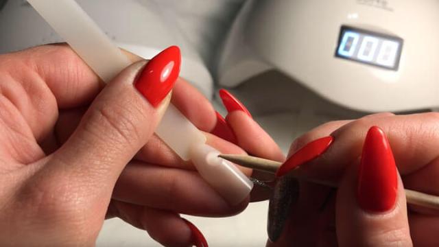 Почему в Европе запретили популярные гель-лаки для ногтей – ждать ли запрета в России?