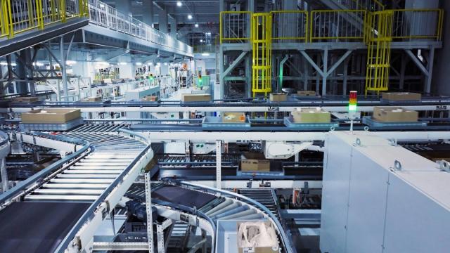 Создана универсальная модель для отслеживания опасных действий на производстве