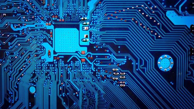 Фальков: микроэлектроникой занимается 71 молодежная лаборатория