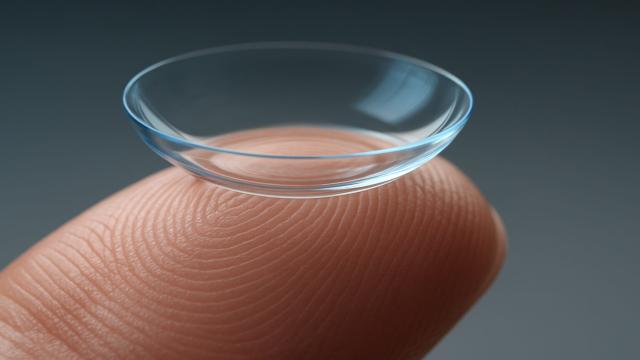 Эти контактные линзы позволяют видеть в темноте с закрытыми глазами