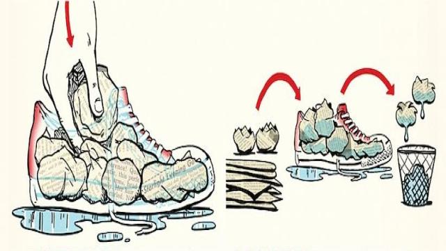 Почему в СССР клали газеты в обувь и работает ли этот лайфхак сегодня?