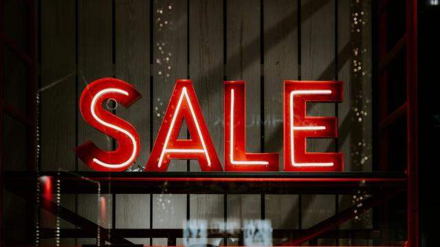 Россиян предупредили о новых мошеннических схемах перед осенними распродажами