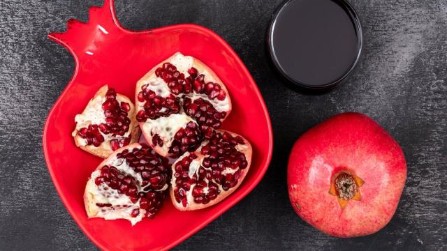 Ученые раскрыли, как влияет на организм гранат