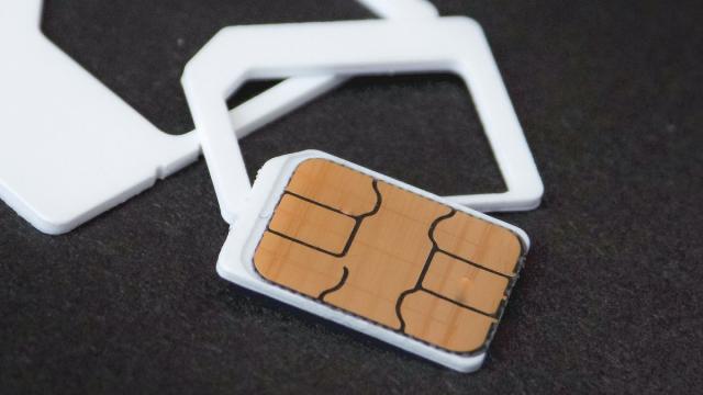 В России вступил силу закон об ограничении количества сим-карт