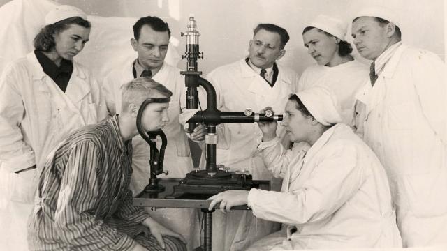 В чем разница между окулистом и офтальмологом?