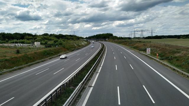 Два уникальных места в мире, где можно разгоняться до 300 км/ч и выше