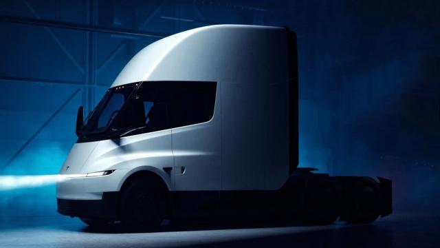 Tesla представила редизайн электрического грузовика Semi