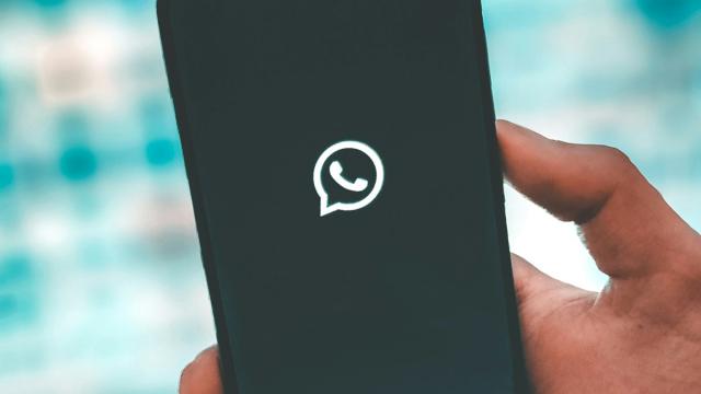 Руководство WhatsApp прокомментировало ограничения мессенджера в России