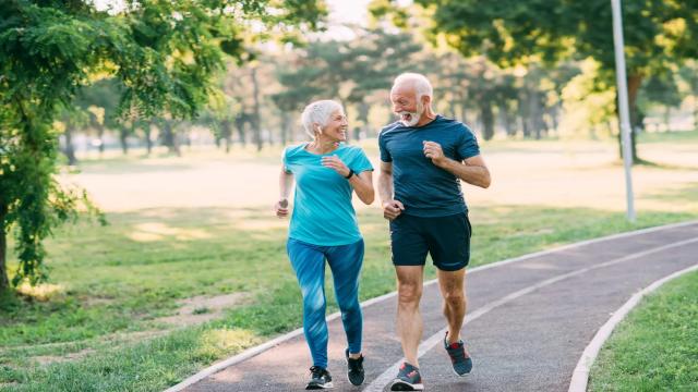 В каком возрасте начинает ухудшаться здоровье человека: 4 ключевые этапа старения