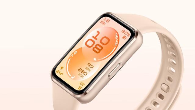 В продаже появились стильные спортивные трекеры Huawei Band 11